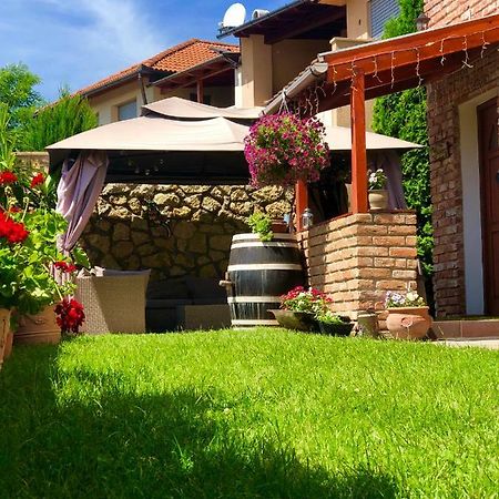 Janicsar Garden Apartman Эгер Экстерьер фото