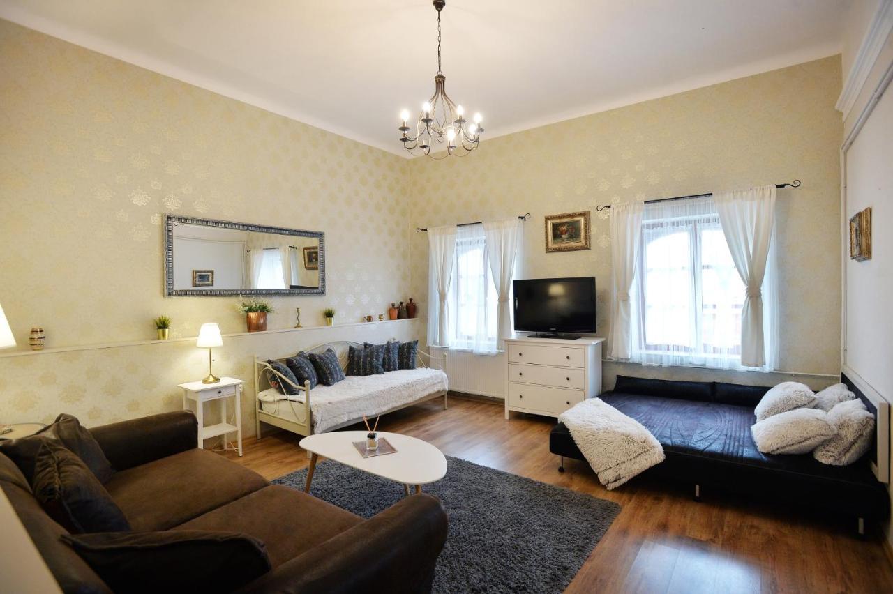Janicsar Garden Apartman Эгер Экстерьер фото
