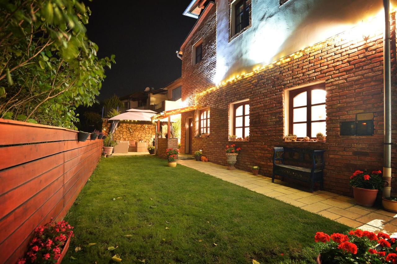 Janicsar Garden Apartman Эгер Экстерьер фото