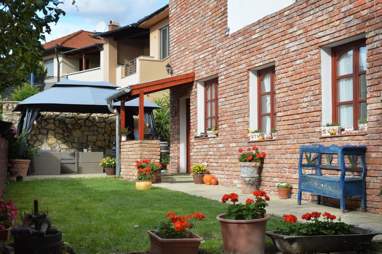 Janicsar Garden Apartman Эгер Экстерьер фото