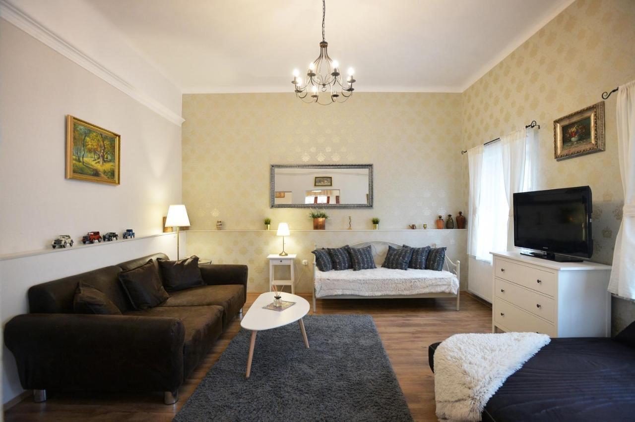 Janicsar Garden Apartman Эгер Экстерьер фото