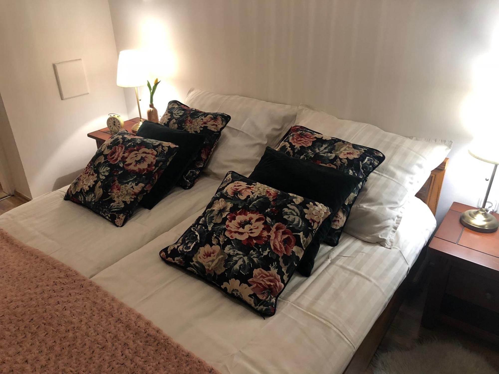 Janicsar Garden Apartman Эгер Экстерьер фото