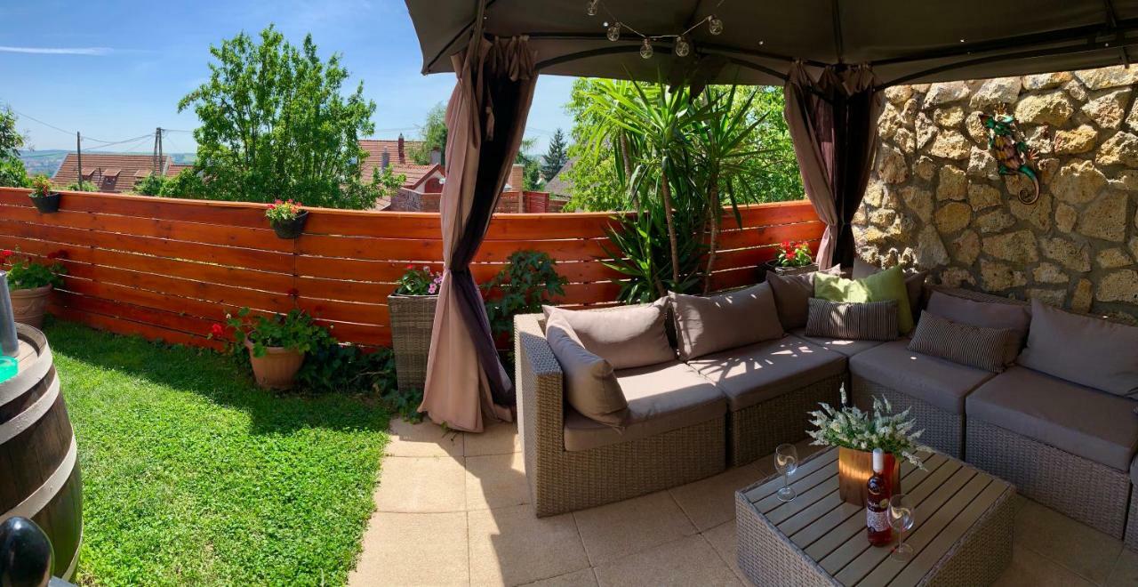 Janicsar Garden Apartman Эгер Экстерьер фото